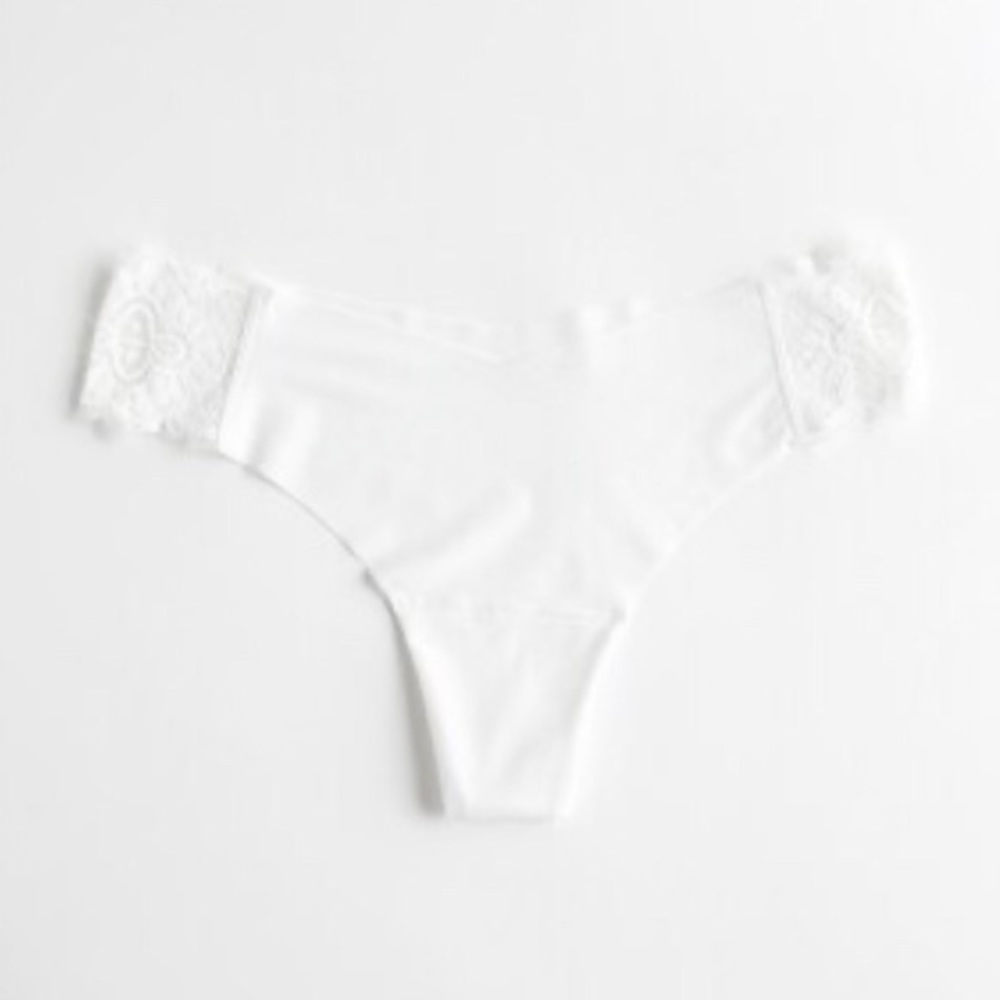NWT Hollister Gilly Hicks no show lace side thong underwear